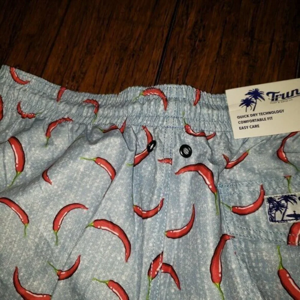 TRUNKS Surf & Sun Co Blue Red Chili Pepper Novelty Men's Swim Sz M Quick Dry New